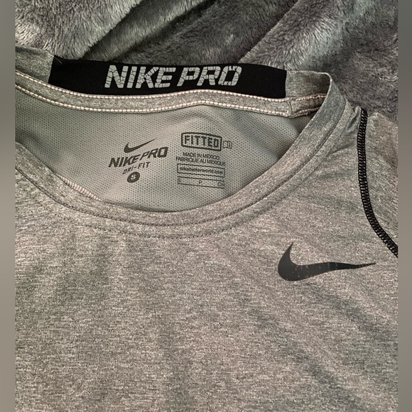 men’s nike shirt - Picture 2 of 4